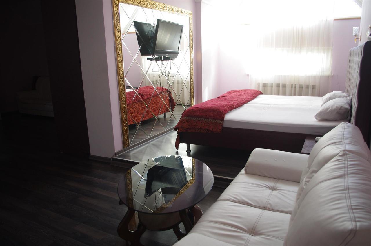 Emperum Nelson Hotel Kiszyniów Zewnętrze zdjęcie