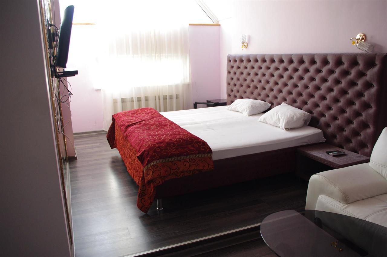 Emperum Nelson Hotel Kiszyniów Zewnętrze zdjęcie