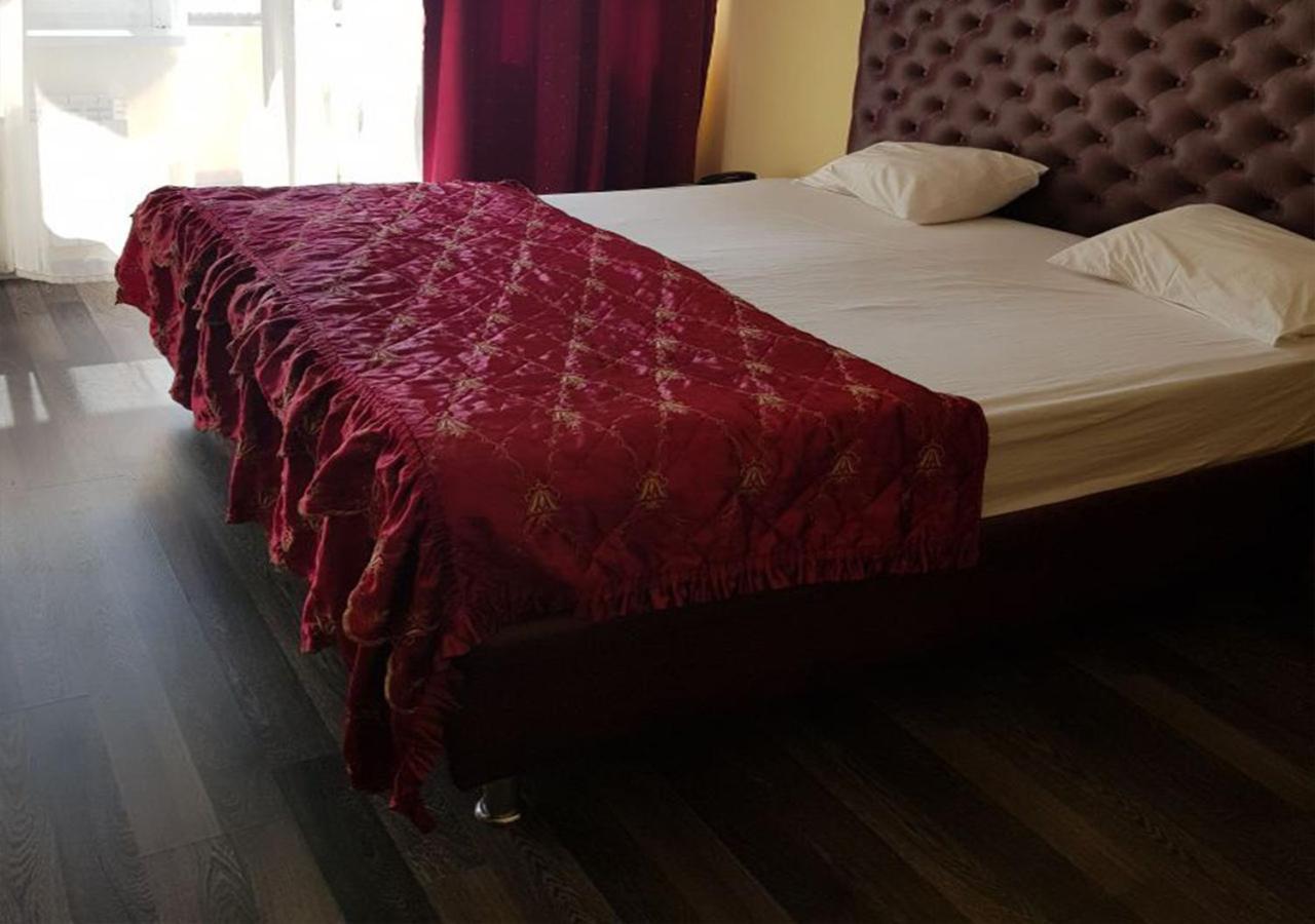Emperum Nelson Hotel Kiszyniów Zewnętrze zdjęcie