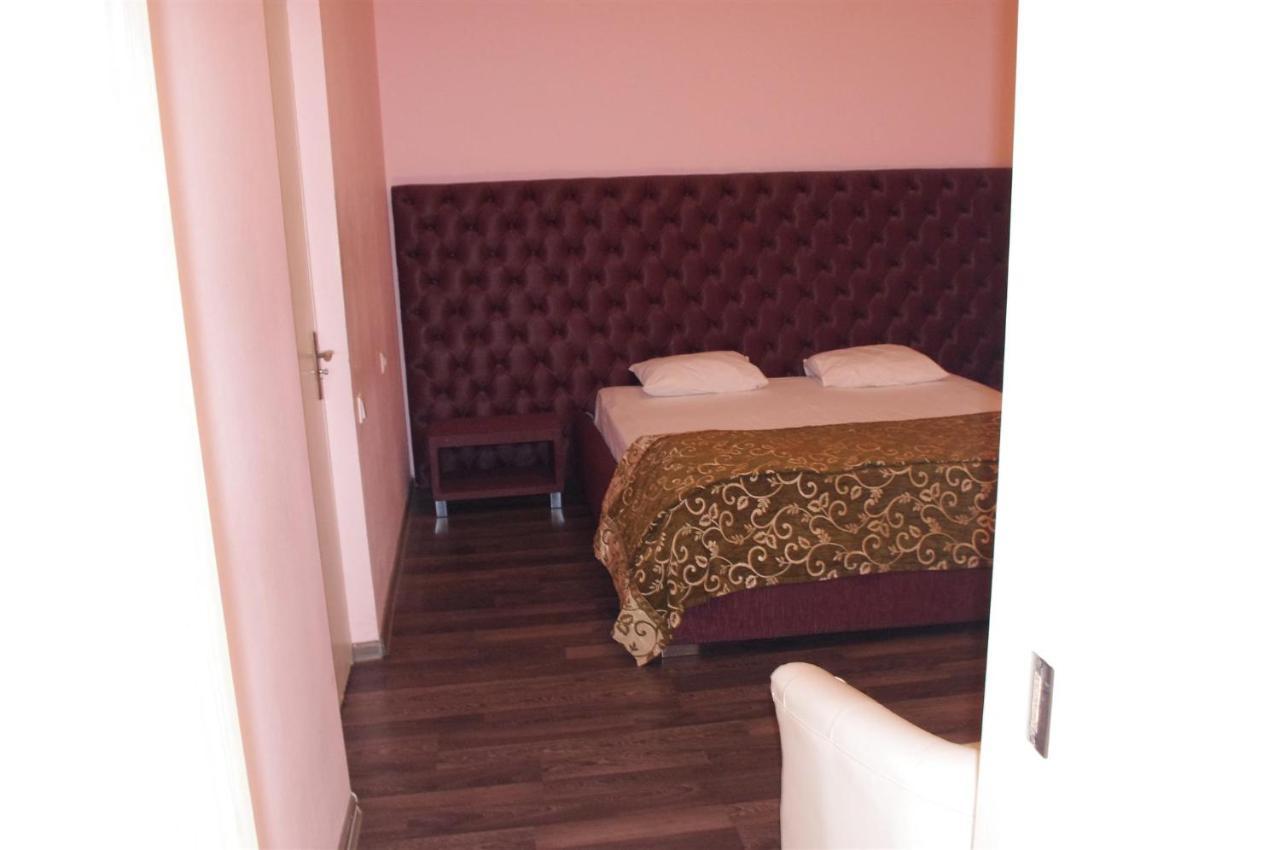 Emperum Nelson Hotel Kiszyniów Zewnętrze zdjęcie