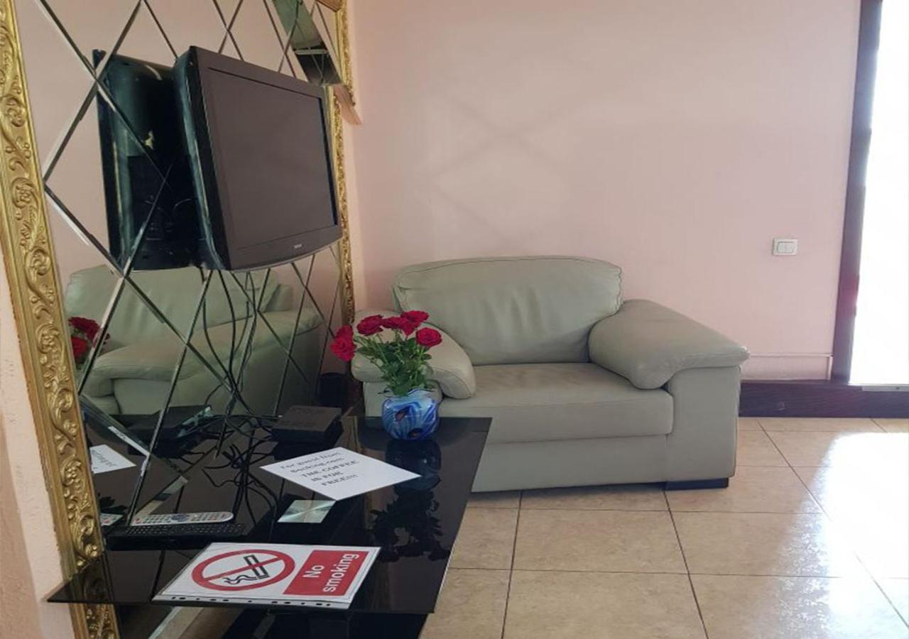Emperum Nelson Hotel Kiszyniów Zewnętrze zdjęcie